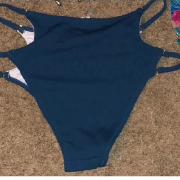 New without Tags Cupshe Bikini Bottoms M - Picture 3 of 3